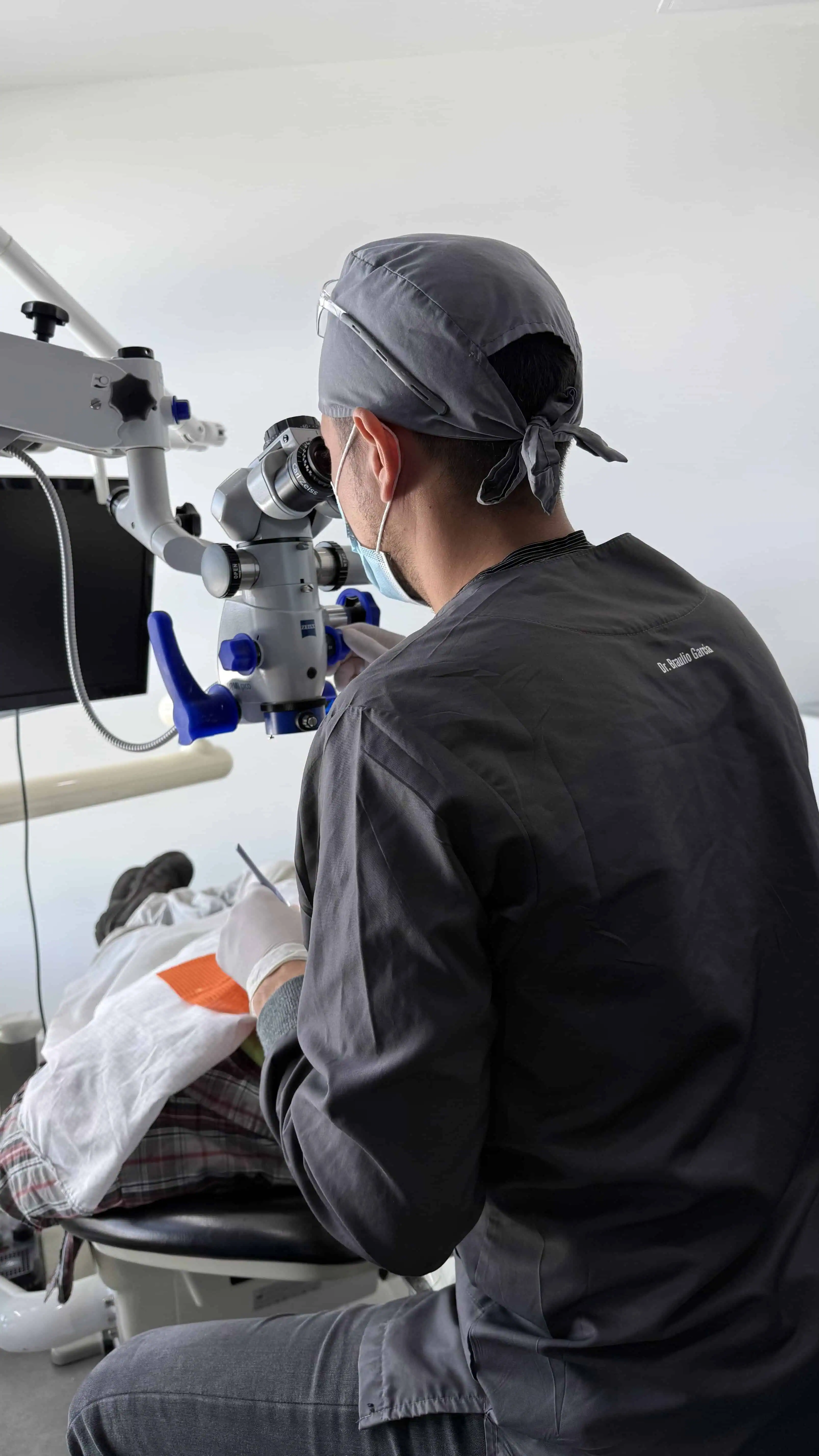 Braulio García como dentista